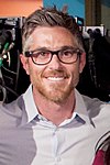 https://upload.wikimedia.org/wikipedia/commons/thumb/f/ff/Dave_Annable.jpg/100px-Dave_Annable.jpg